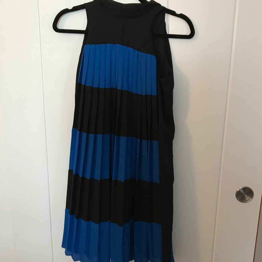 Maggy London color block halter dress